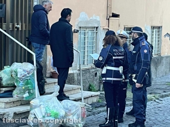 Case popolari occupate, maxioperazione delle forze dell'ordine all'alba a San Faustino