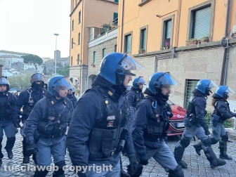 Case popolari occupate, maxioperazione delle forze dell'ordine all'alba a San Faustino