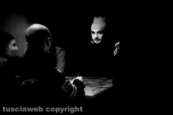 Cavare dalla luce, come la forma dal marmo