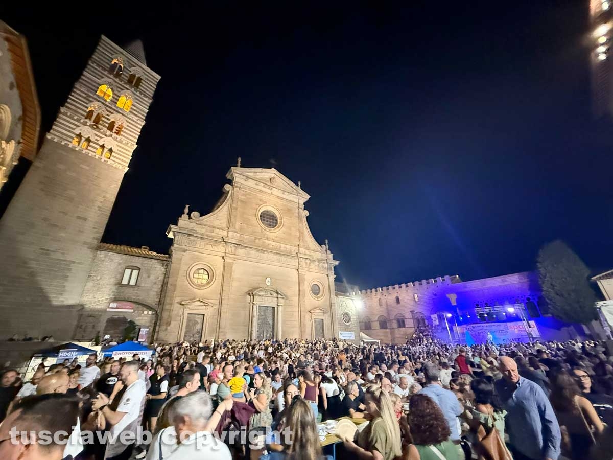 Viterbo - Cena dei facchini a piazza San Lorenzo - Seconda serata