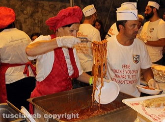 Cene in piazza, arrivano torta e cavatelli