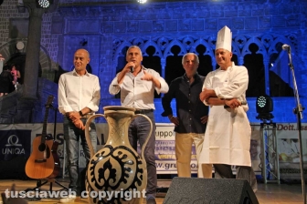 Cene in piazza, arrivano torta e cavatelli