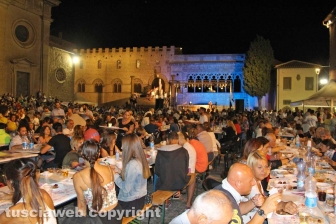 Cene in piazza, arrivano torta e cavatelli