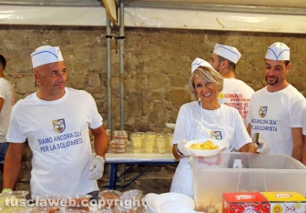 Viterbo - Santa Rosa - Cene in piazza