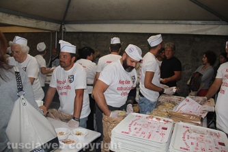 Facchini di santa Rosa - Cene in piazza 2016