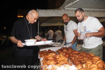 Cene in piazza San Lorenzo