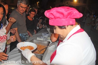 Le penne sotto la macchina di santa Rosa