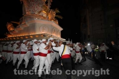 Cento fantastiche foto della Macchina e dei facchini