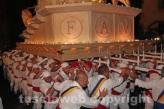 Cento fantastiche foto della Macchina e dei facchini