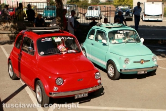 Cento mitiche Fiat 500 invadono Vitorchiano