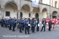 La calza dei record sfila in città