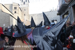 La calza dei record sfila in città
