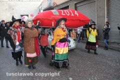 La calza dei record sfila in città