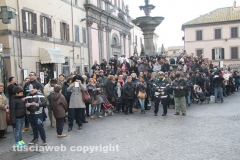 La calza dei record sfila in città
