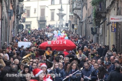 La calza dei record sfila in città
