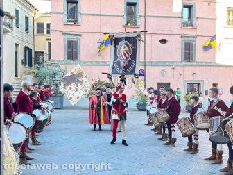 Nepi - Palio dei Borgia - Cerimonia dei ceri e benedizione del drappo