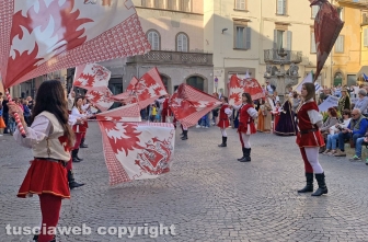 Viterbo - Sfilata per il campionato mondiale long casting