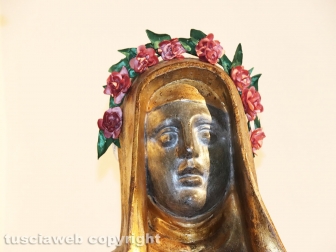 Viterbo - La statua di Santa Rosa restaura e posizionata all'interno del monastero