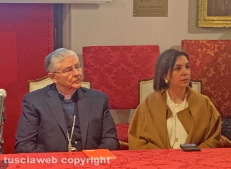 Viterbo - Il vescovo Orazio Francesco Piazza e Ligia Margarita Quessep Bitar