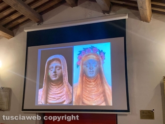 Viterbo - Il raffronto della statua di Santa Rosa prima e dopo il restauro