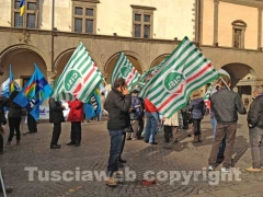 La manifestazione in piazza del Comune