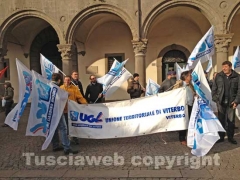 La manifestazione in piazza del Comune