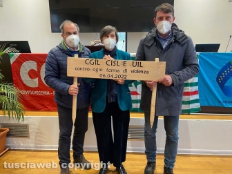 Cgil, Cisl e Uil piantano un albero per le vittime di femminicidio