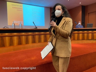 Chiara Frontini presenta il sondaggio di Viterbo 2020