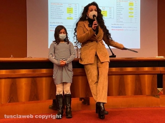 Chiara Frontini presenta il sondaggio di Viterbo 2020