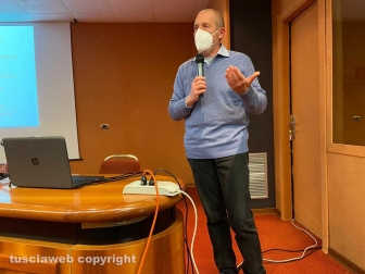 Chiara Frontini presenta il sondaggio di Viterbo 2020