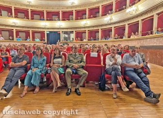 Viterbo - Teatro dell’Unione - L’incontro a un anno dalla vittoria delle elezioni comunali di Chiara Frontini