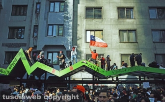 Cileni ancora in rivolta