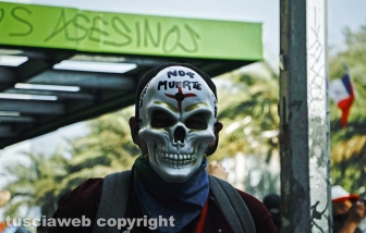 Cileni ancora in rivolta