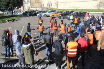 Cittadini e studenti al lavoro per "Puliamo Viterbo"
