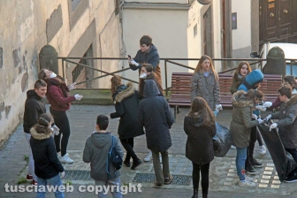 Cittadini e studenti al lavoro per "Puliamo Viterbo"