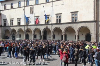 Cittadini e studenti al lavoro per "Puliamo Viterbo"