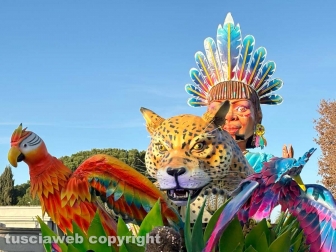 Carnevale - Civita Castellana - La sfilata di carri e maschere