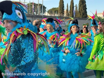 Carnevale - Civita Castellana - La sfilata di carri e maschere