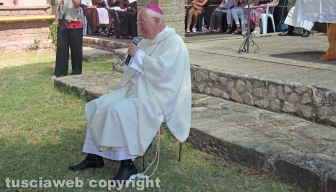 Viterbo - La celebrazione alla comunità della Quercia - Il vescovo Lino Fumagalli
