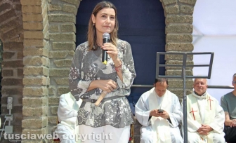 Viterbo - Claudia Koll alla comunità della Quercia