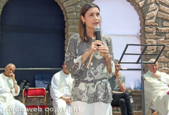 Viterbo - Claudia Koll alla comunità della Quercia