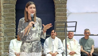 Viterbo - Claudia Koll alla comunità della Quercia