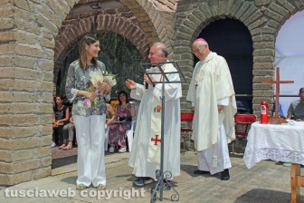 Viterbo - Claudia Koll alla comunità della Quercia
