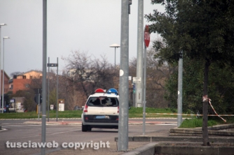 Viterbo - Colpi di pistola al semaforo