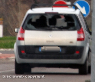 Viterbo - Colpi di pistola al semaforo