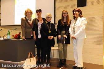 Viterbo - Una delle vincitrici del concorso "A Silvia"