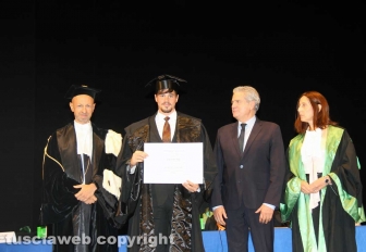 Consegna diploma di laurea agli studenti dell'università della Tuscia
