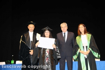 Consegna diploma di laurea agli studenti dell'università della Tuscia