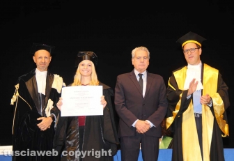 IMG_2Consegna diploma di laurea agli studenti dell'università della Tuscia973