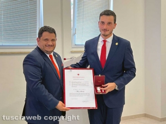 Viterbo - Consegna delle medaglie di benemerenza della Croce rossa